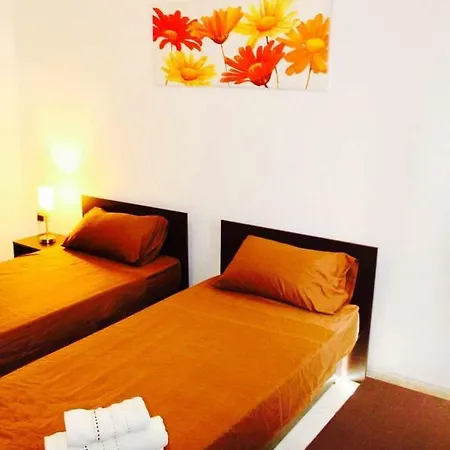 Cosy Qawra Apartment